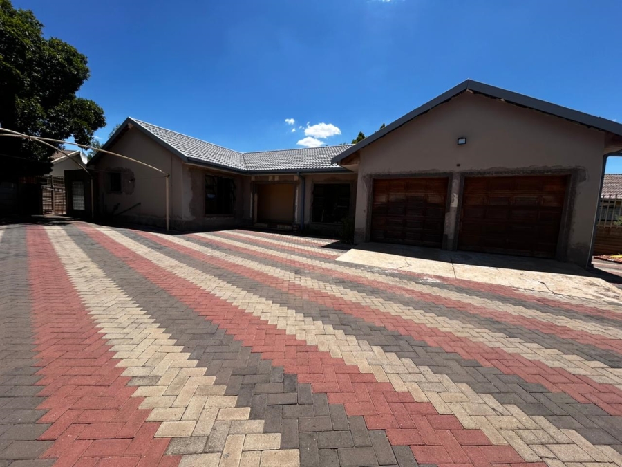 4 Bedroom Property for Sale in Uitsig Free State